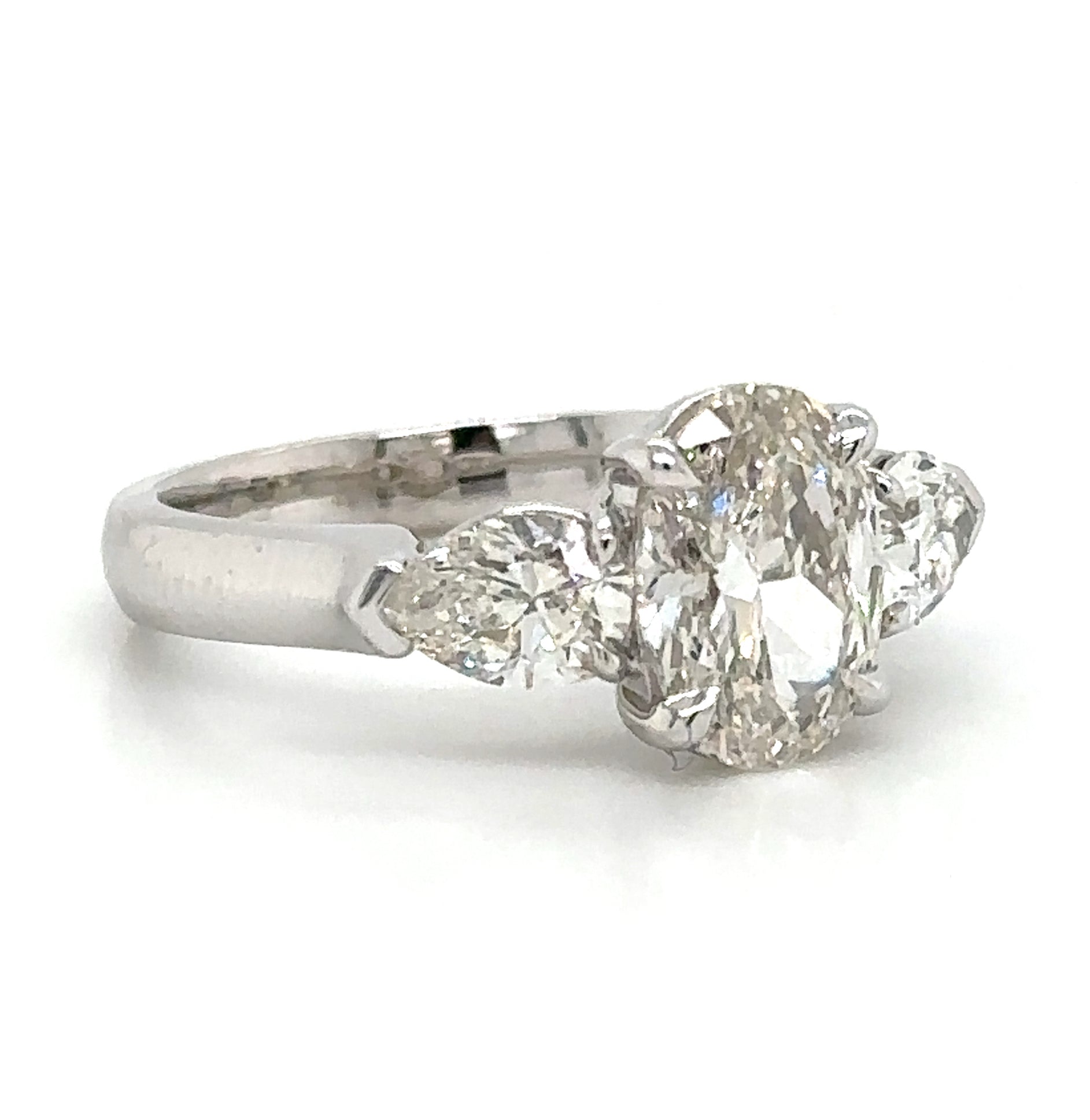 3.14carat Oval Brilliant Cut with side Pear-cuts Engagement Ring