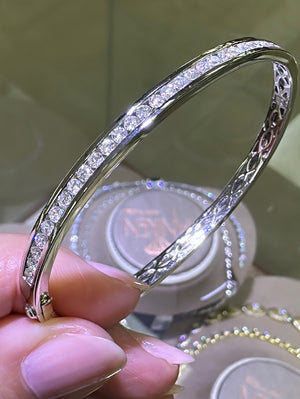 1.37ct tw Diamond White Gold Bangle Bracelet