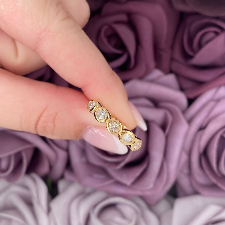 Designer Oval-cut Bezel Diamond Horizontal Partway set Eternity Band Ring 2.49ct tw