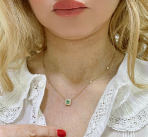 Ladies Diamond and Green Emerald Pendant Milgrain Detailed Pendant Necklace