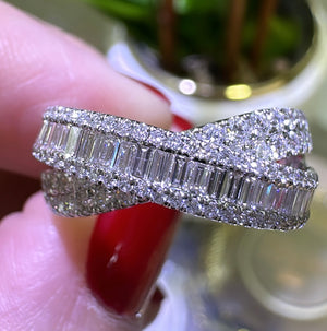 1.11ct tw Diamond Baguette and Round cut Criss Cross Ring
