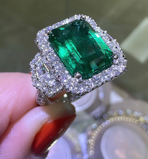 GRS Certified Ladies Statement 5.47carat Zambian Emerald - Cut Emerald & Diamond Ring