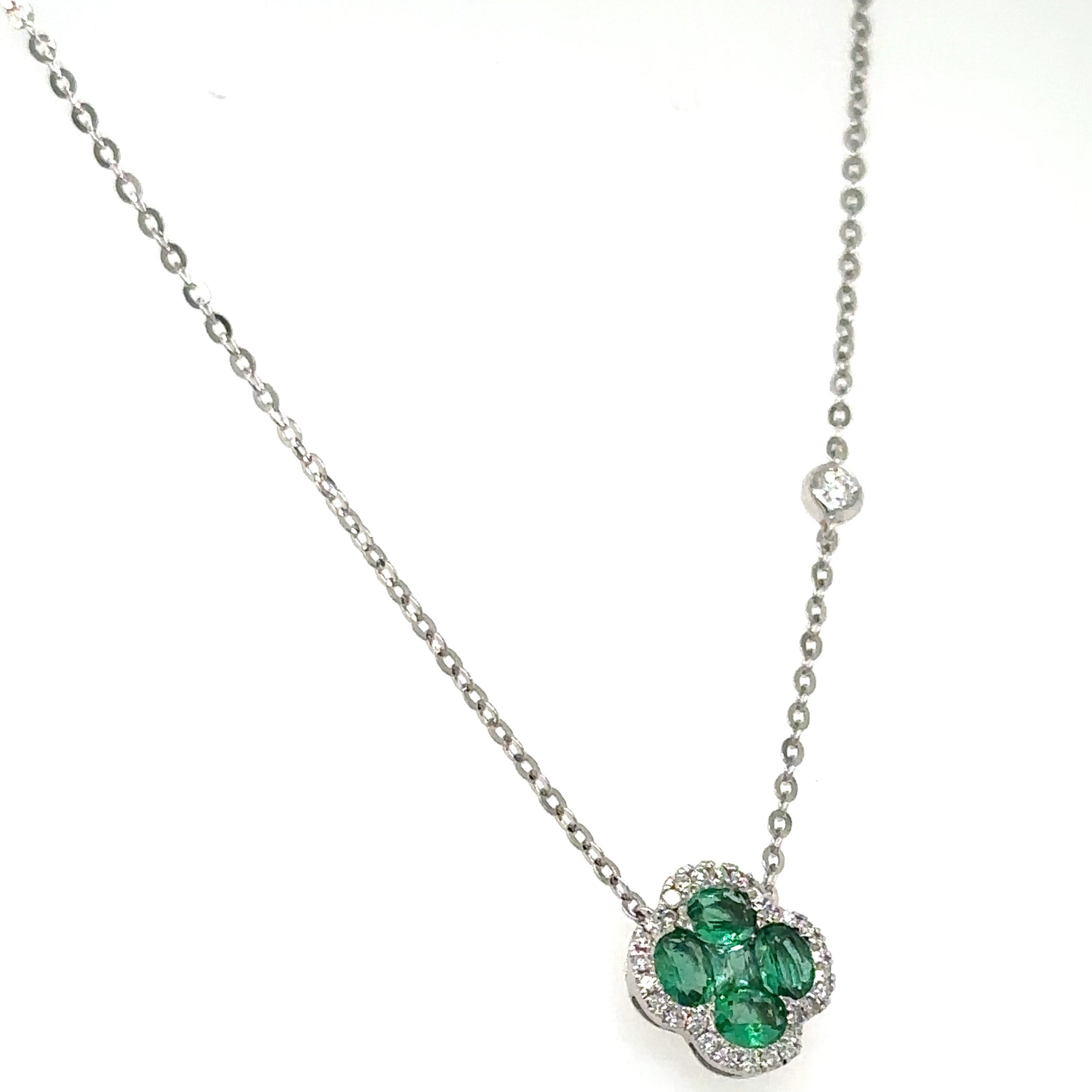 0.69ct tw Green Emerald Clover Flover Shape Pendant Necklace