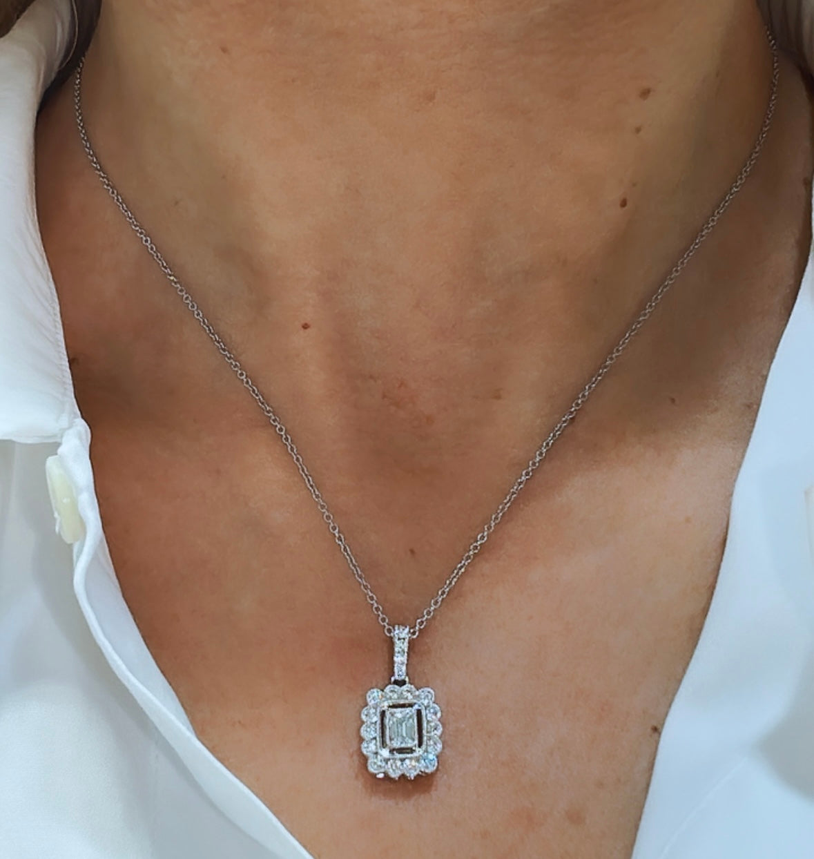 0.87ct tw Ladies Diamond Emerald-cut Center Pendant with Chain