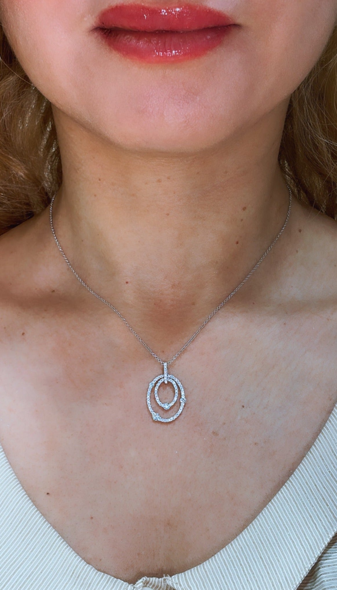 0.91ct tw Diamond Oval Circle of Life Pendant Necklace