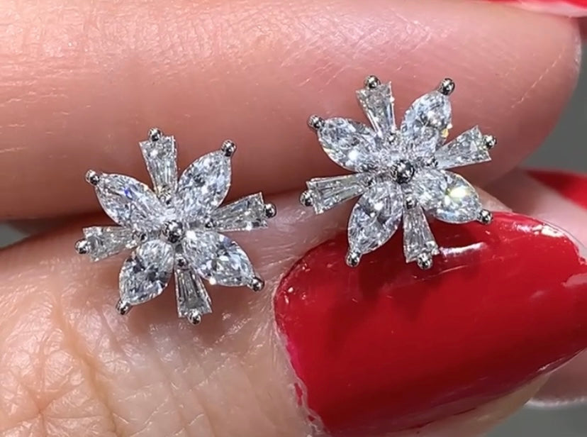 1.03ctw Diamond Flower Earrings