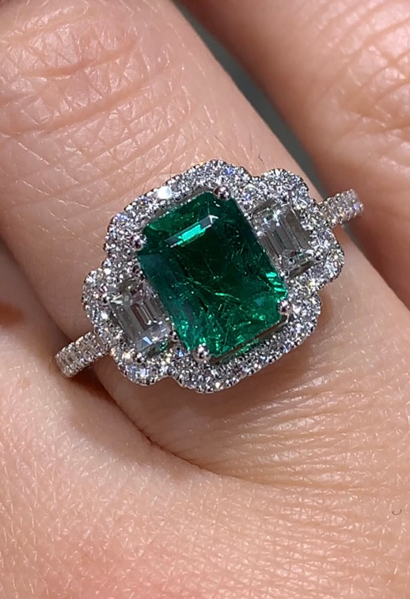 1.64ct Green Emerald Diamond Cocktail Ring 1.64ct Green Emerald Diamond Cocktail Ring