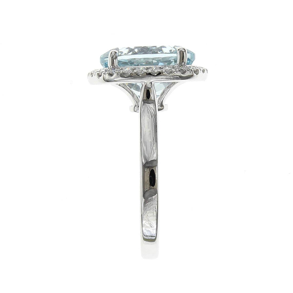 4.57ct Aquamarine & Diamond  Cocktail Ring