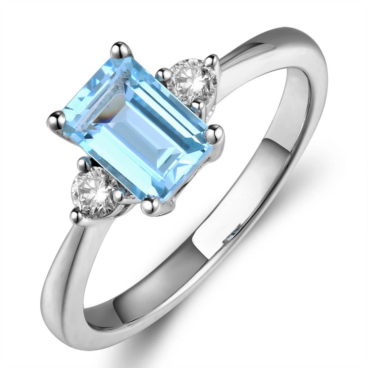 Aquamarine with Side Diamonds Ring