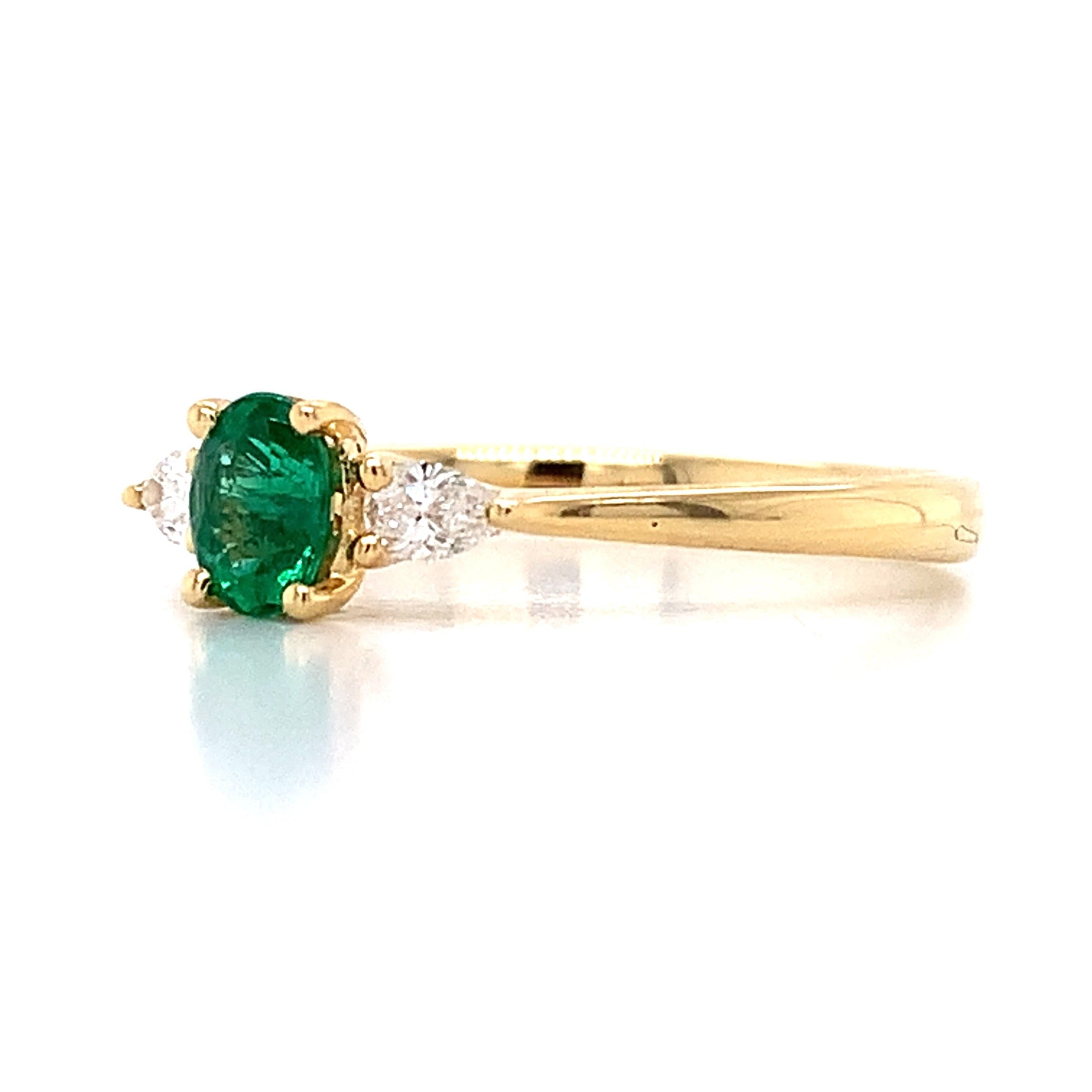 Ladies Emerald & Diamond Ring