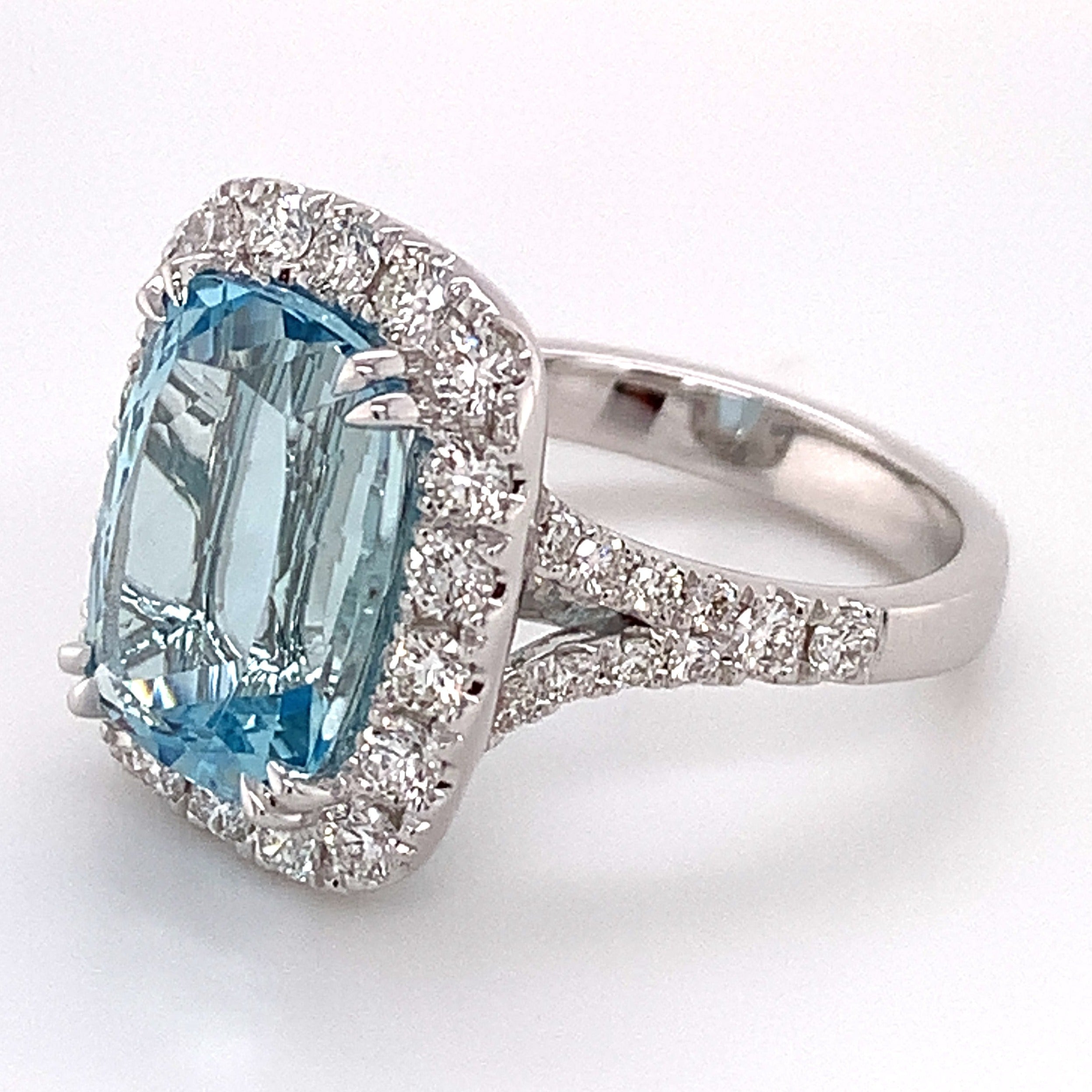 Spectacular 5.31ct Aquamarine & Diamond Cocktail Statement Ring