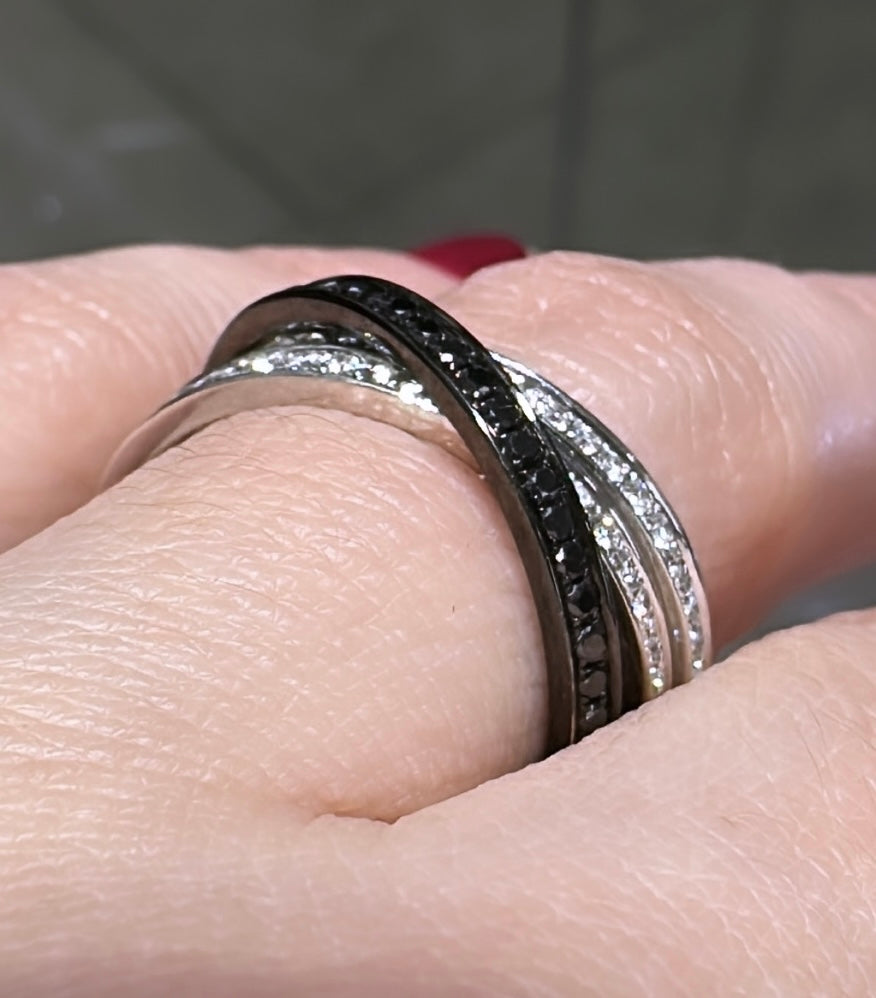 Trinity Ring With White and Black Diamonds