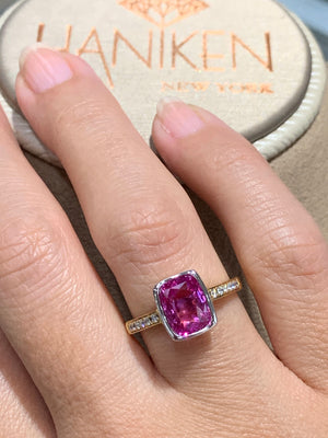 Pink Sapphire 2.84ct and Diamond Cocktail Ring - HANIKEN JEWELERS NEW-YORK