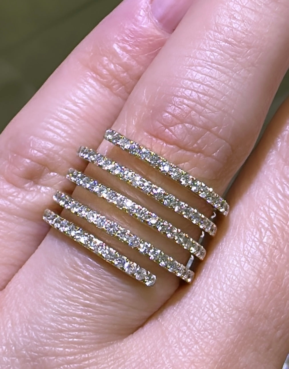 1.17ct tw Five Row Diamond Spiral Right Hand Cocktail Ring
