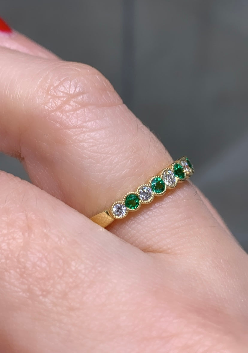 Alternating Diamond And Emerald Band