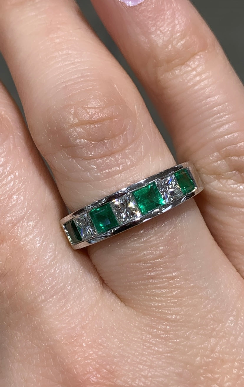 Diamond & Princess-cut Emerald Ladies Ring