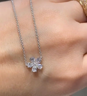 0.66ctw Ladies Diamond Pendant Necklace