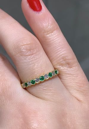 Alternating Diamond And Emerald Band